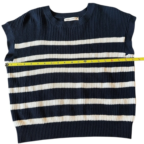 NWOT Moon & Madison Blue and White Striped Knit Sweater Shirt Medium - Picture 10 of 12